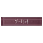 Burgundy Plum Sketched Curry Script Namensplakette (Vorderseite)