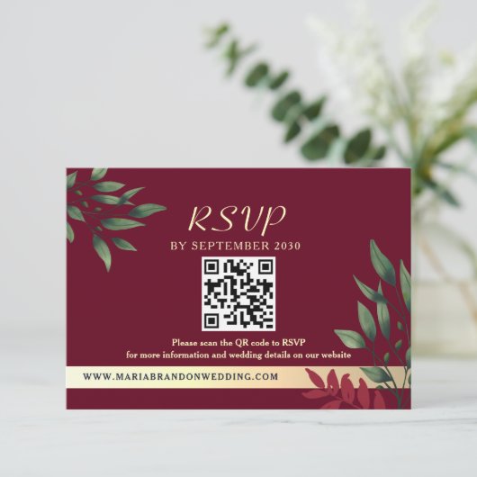 Burgundy QR Code Hochzeit im Herbst RSVP Karte (Stehend Vorderseite)