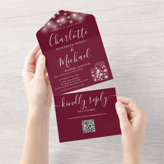 Burgundy QR Code Mason Jars String Lights Hochzeit All In One Einladung (Abreißen)