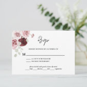 Burgundy Red Blush Pink Floral Wedding RSVP Karte (Stehend Vorderseite)