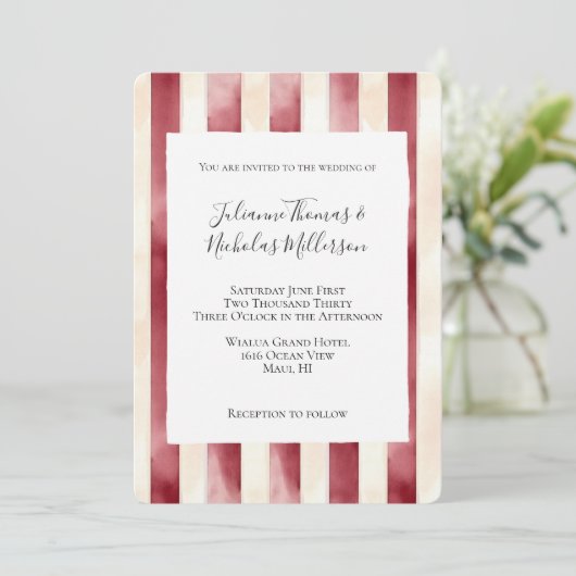 Burgundy Red Cream Stripes Wedding Einladung (Stehend Vorderseite)