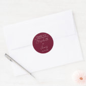 Burgundy Red Elegant Script Wedding Vielen Dank Runder Aufkleber (Umschlag)