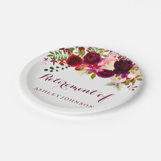 Burgundy Red Floral Boho Retirement Party Pappteller (Schrägansicht)