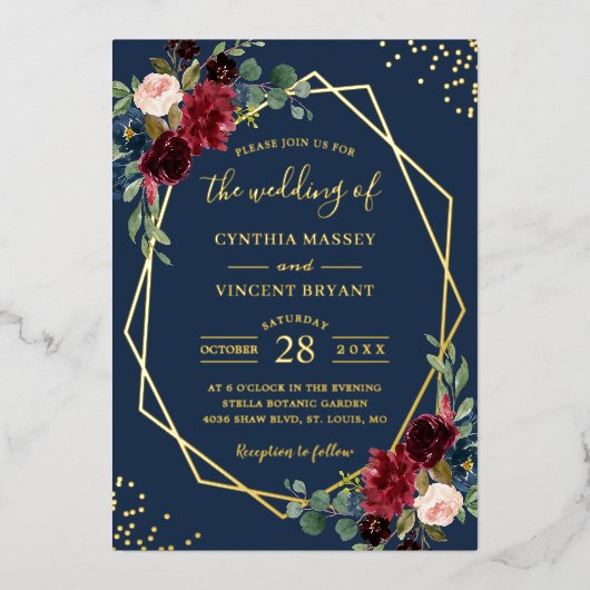 Burgundy Red Floral Navy Blue Premium Gold Hochzei Folieneinladung (Vorderseite)