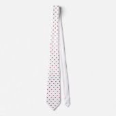 Burgundy Red Mini Polka Dot Pattern auf Weiß Krawatte (Vorderseite)