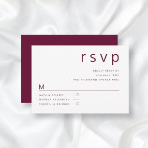 Burgundy Red Minimalistisch Typografy Wedding RSVP Karte
