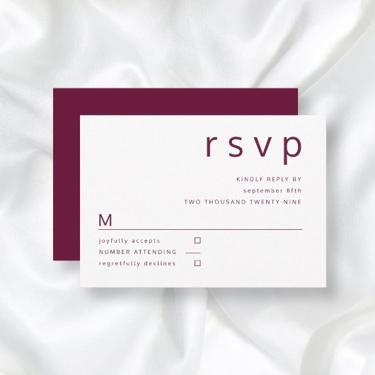 Burgundy Red Minimalistisch Typografy Wedding RSVP Karte