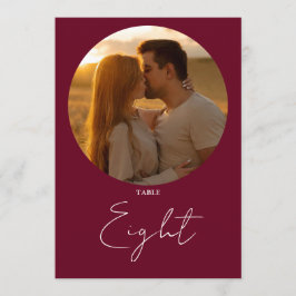 Burgundy Red Modern Minimalistische Script-Tischnu Einladung