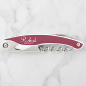 Burgundy Red Modern Script Personalisierter Trauze Kellnermesser (Vorderseite)