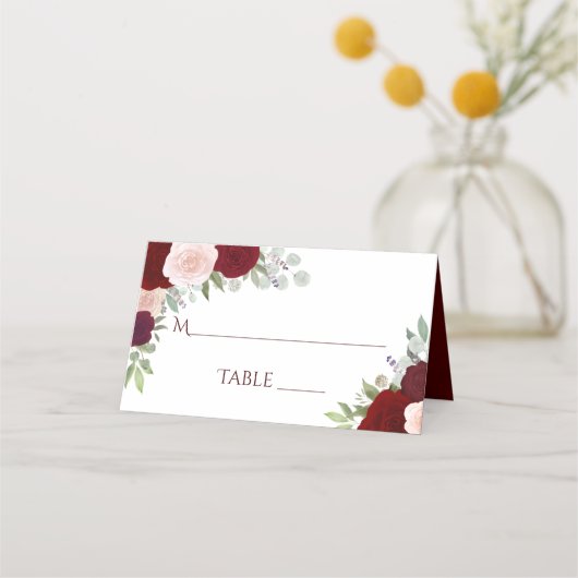 Burgundy Red & Pink Roses Elegantes Hochzeitstil Platzkarte (Vorderseite)