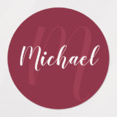 Burgundy Red Script Personalisiert Monogram und Na Etiketten (Design 2)