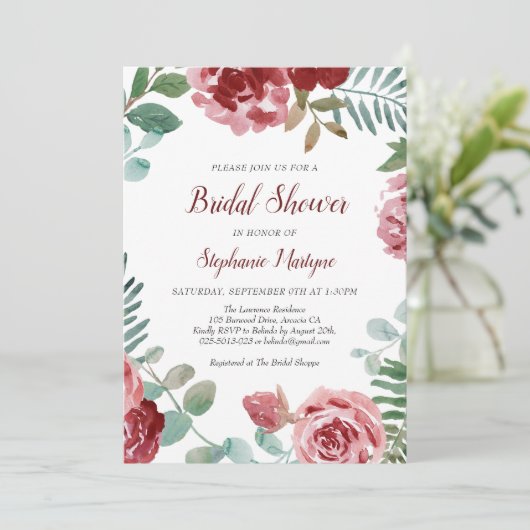 Burgundy Rose Botanisches Brautparty Einladung (Stehend Vorderseite)