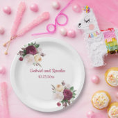 Burgundy Rose Bouquet Engagement Party Pappteller (Party)