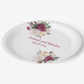 Burgundy Rose Bouquet Engagement Party Pappteller (Schrägansicht)