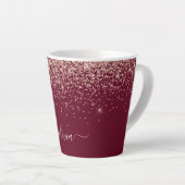 Burgundy Rose Gold Blush Pink Glitzer Monogram Milchtasse (Rechte Ecke)