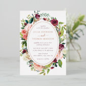 Burgundy Rose Gold Floral Foliage Hochzeit Folieneinladung (Stehend vorne)