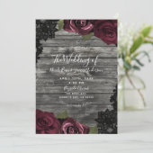 Burgundy Rose Gray Wood Black Lace Wedding Einladung (Stehend Vorderseite)