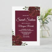 Burgundy Rose Weißer Border Sweet 16 Einladung (Stehend Vorderseite)