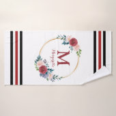 Burgundy Rose Wreath Custom Monogram & Name Badehandtuch (Badehandtuch)