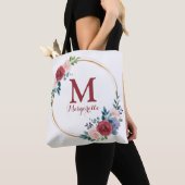 Burgundy Rose Wreath Custom Monogram & Name Tasche (Von Nahem)