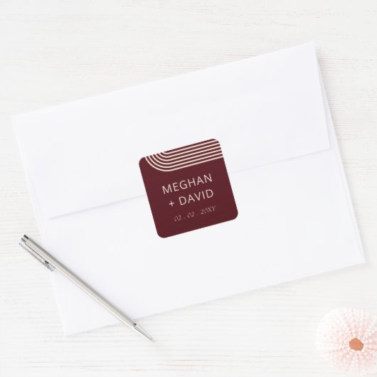 Burgundy Rustic Boho Arched Modern Wedding Quadratischer Aufkleber (Umschlag)