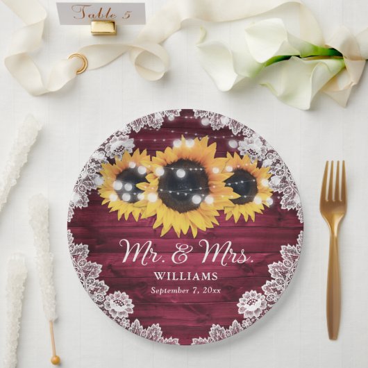 Burgundy Rustic Wood Lace Sunflower Wedding Pappteller (Hochzeit)