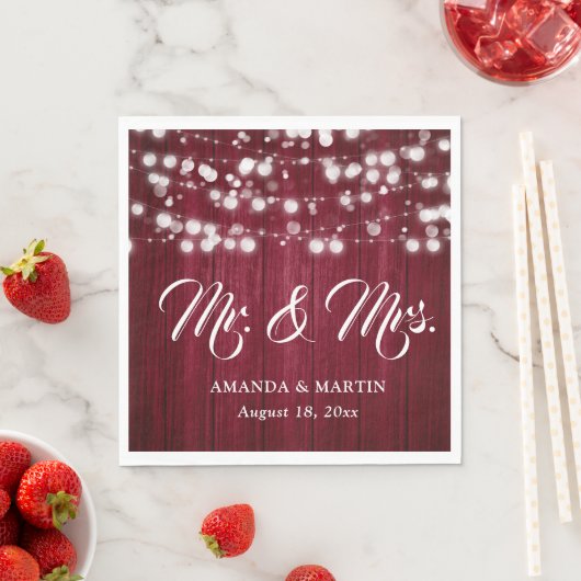Burgundy Rustic Wood String Lights Mr and Mrs Serviette (Beispiel)