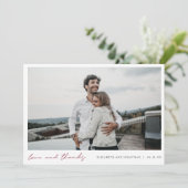 Burgundy Script Foto Liebe und Danke Wedding (Stehend Vorderseite)