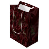 Burgundy Silk-Look Diamond  Mittlere Geschenktüte (Vorderseite Schrägansicht)