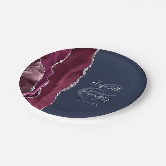 Burgundy Silver Agate Navy Blue Wedding Pappteller (Schrägansicht)