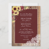 Burgundy Sonnenblume Rustic Wood Script Wedding In Einladung (Vorderseite)