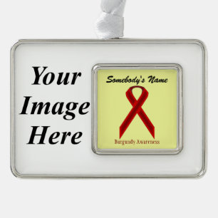 Burgundy Standard Rbn Tmpl(H-I) von Kenneth Yoncic Rahmen-Ornament Silber