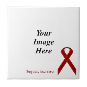 Burgundy Standard Ribbon von Kenneth Yoncich Fliese