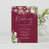 Burgundy String Lights Floral Monogram Wedding Einladung (Stehend Vorderseite)