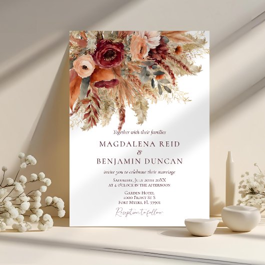 Burgundy Terracotta Florals Pampas Hochzeit im Her Einladung