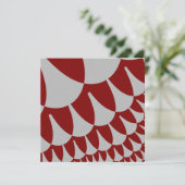 Burgundy und Silver Scales Einladung (Stehend Vorderseite)