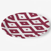 Burgundy und weißes Diamantmuster Pappteller (Schrägansicht)