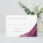 Burgundy Watercolor Wedding RSVP Karte (Stehend Vorderseite)