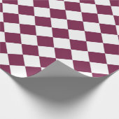 Burgundy White Checker Diamond Pattern Geschenkpapier (Ecke)