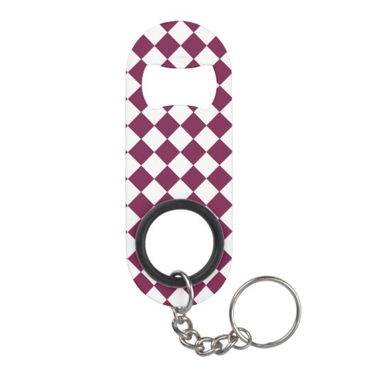 Burgundy White Checker Diamond Pattern Mini Flaschenöffner (Rückseite)