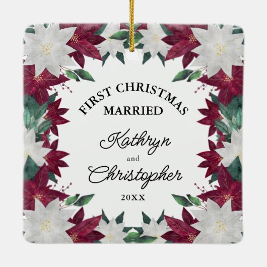 Burgundy White Poinsettias Erste Weihnachtsfeier V Keramikornament (Rückseite)
