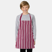 Burgundy White Stripes Seamless Pattern Schürze (Getragen)
