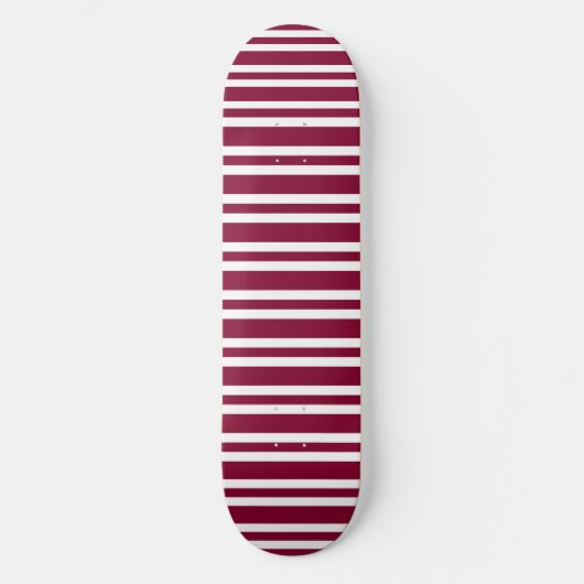 Burgundy White Stripes Seamless Pattern Skateboard (Vorderseite)