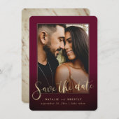 Burgundy Wine Gold Script & Marble Foto Overlay Save The Date (Vorne/Hinten)