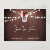 Burgundy Wood Mason Jar Wedding speichern das Datu Ankündigungspostkarte (Vorderseite)