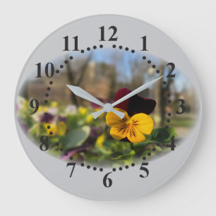Burgundy yellow pansy große wanduhr