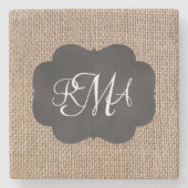 Burlap Chalkboard Look Triple Mit Monogramm Script Steinuntersetzer (Vorderseite)