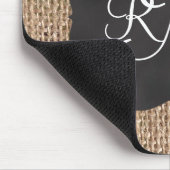 Burlap Chalkboard Look Triple Mit Monogramm Skript Mousepad (Ecke)