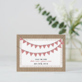 Burlap Inspiriert Red Gingham Flags Save the Date Ankündigungspostkarte (Stehend Vorderseite)