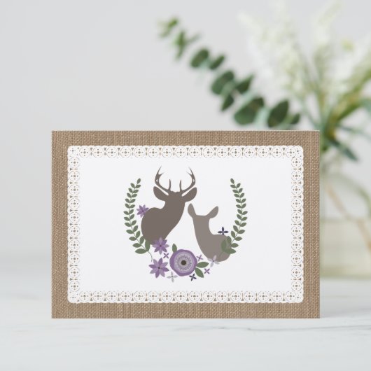 Burlap & Lace Inspiriert Lila Wreath Monogram UAWG RSVP Karte (Stehend Vorderseite)